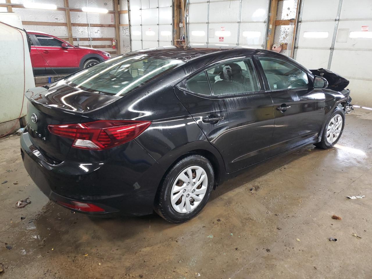 2019 HYUNDAI ELANTRA SE - Фото 3
