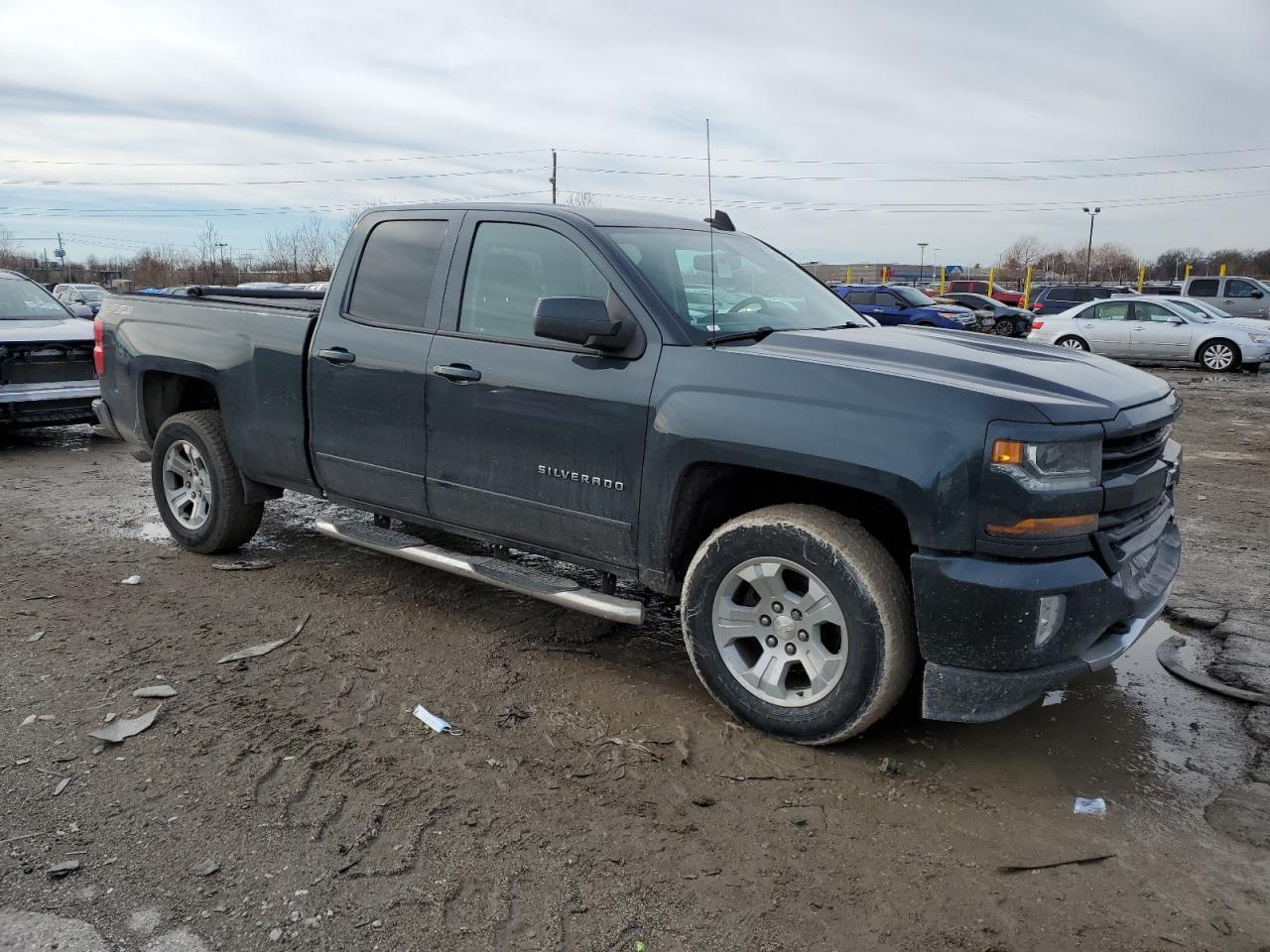 2017 CHEVROLET SILVERADO - Image 4