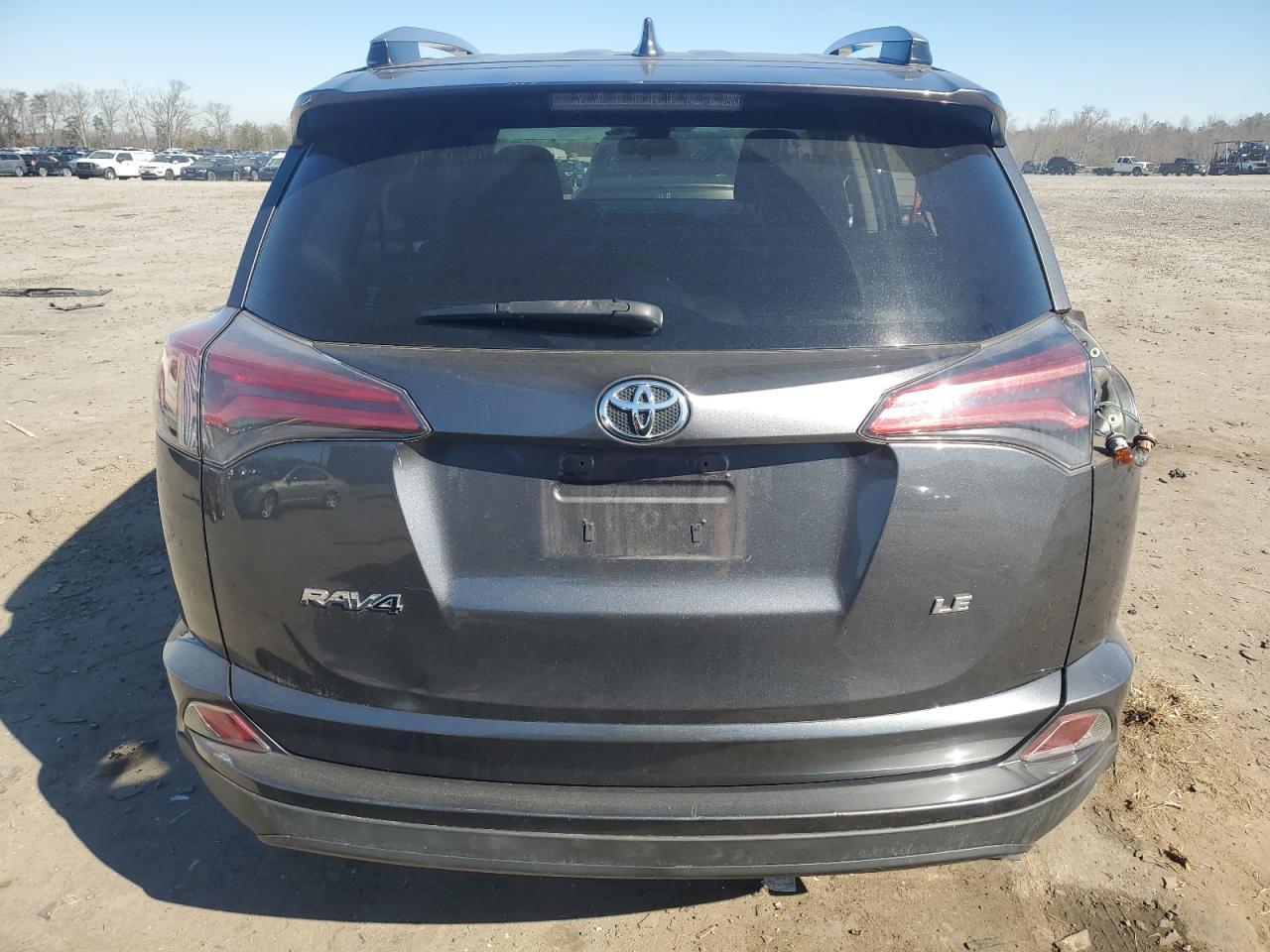 2018 TOYOTA RAV4 LE - Image 6