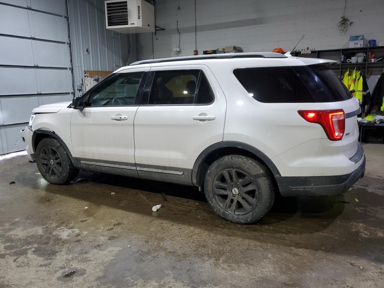 2018 FORD EXPLORER X - Image 2