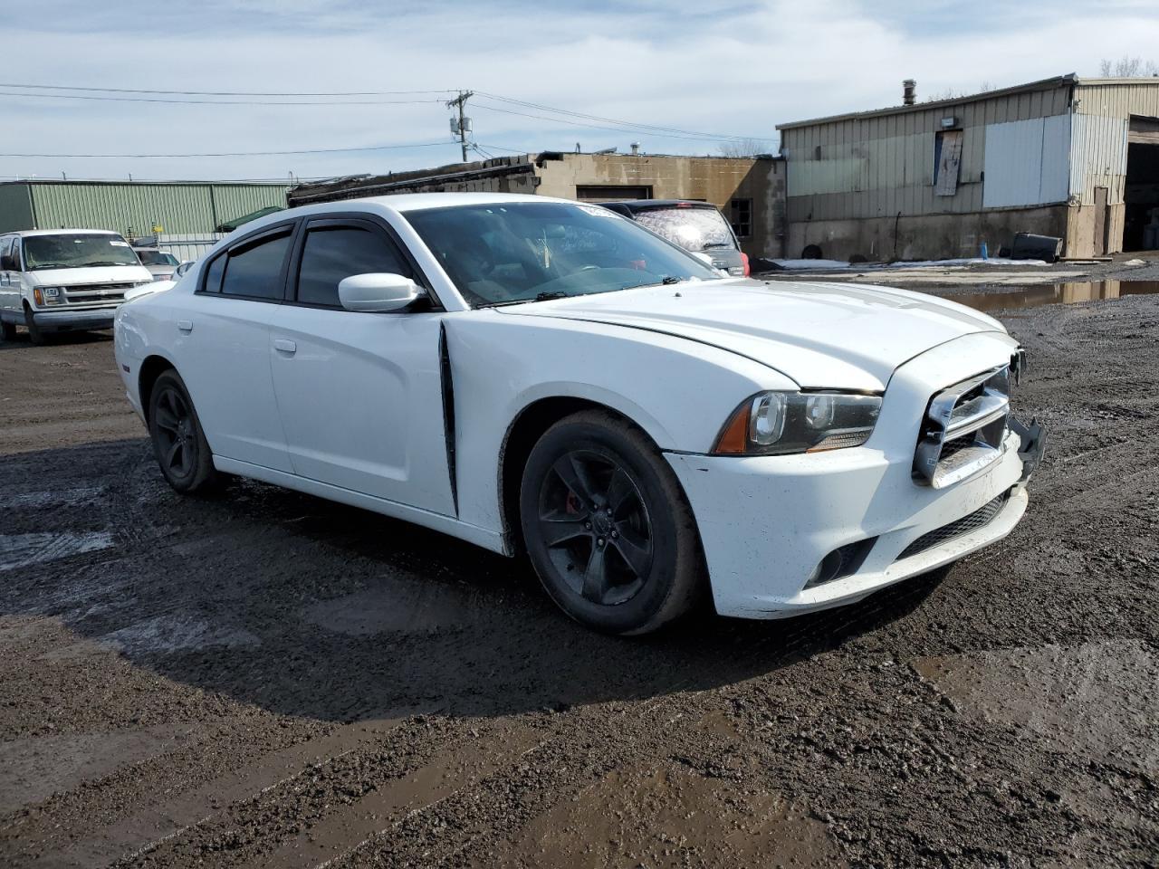2013 DODGE CHARGER SE - Image 4