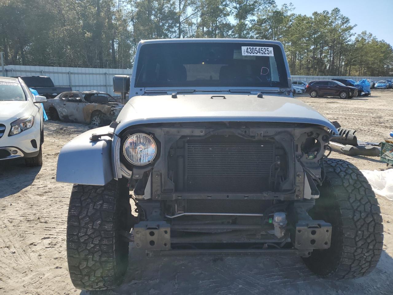 2015 JEEP WRANGLER U - Фото 5