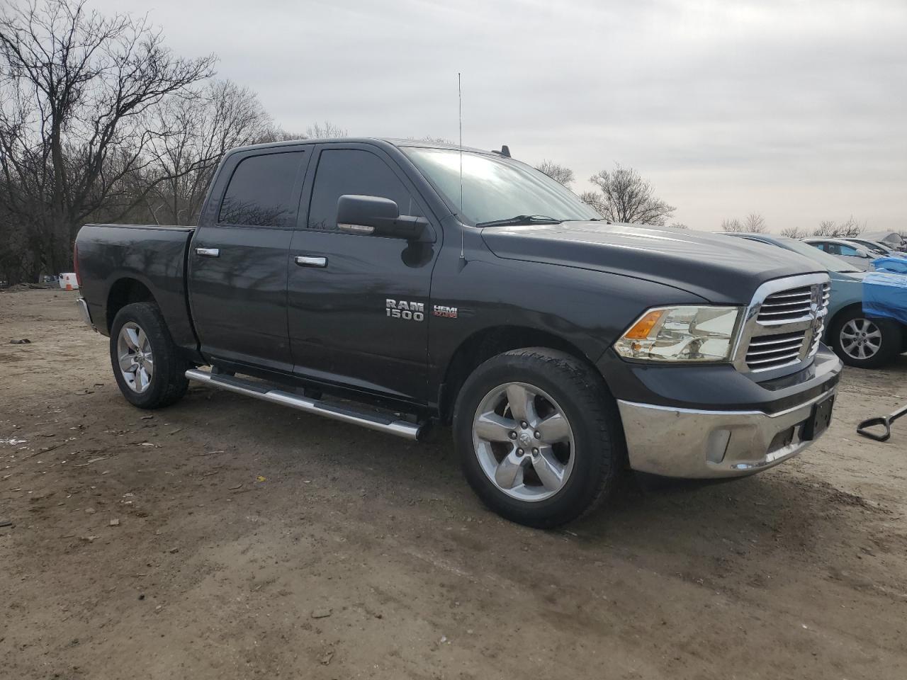 2015 RAM 1500 SLT - Image 4