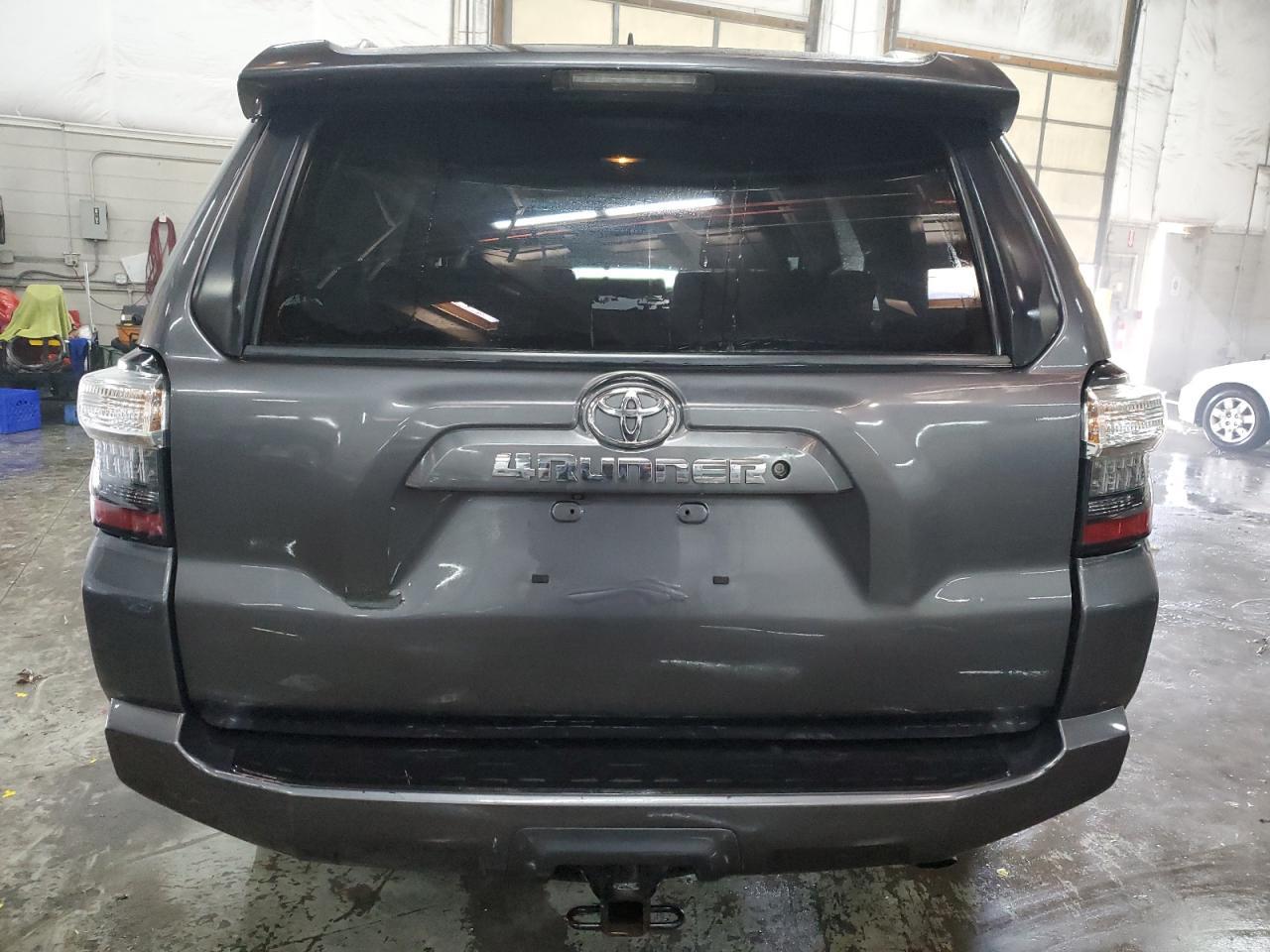 2017 TOYOTA 4RUNNER SR - Image 6
