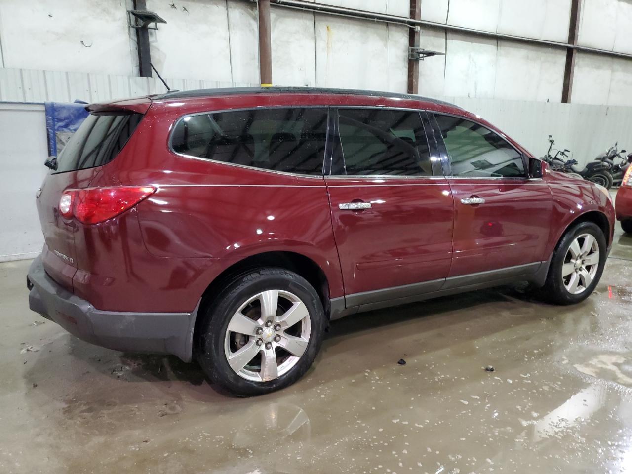 2011 CHEVROLET TRAVERSE L - Фото 3