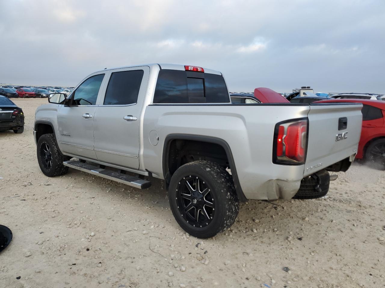 2018 GMC SIERRA K15 - Фото 2
