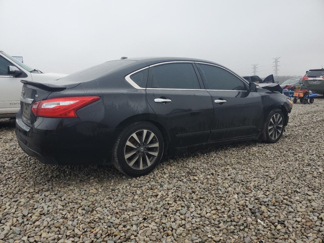 2017 NISSAN ALTIMA 2.5 - Фото 3