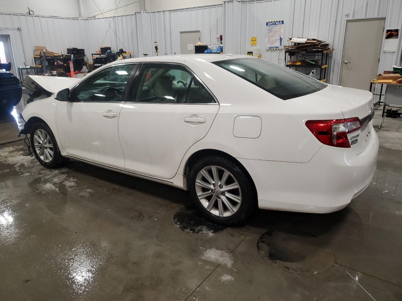 2014 TOYOTA CAMRY L - Фото 2