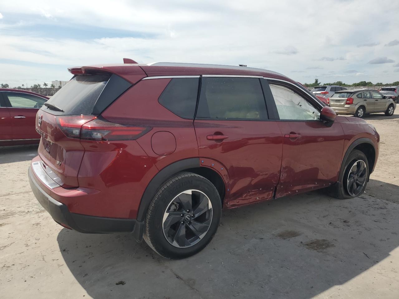 2024 NISSAN ROGUE SV - Image 3