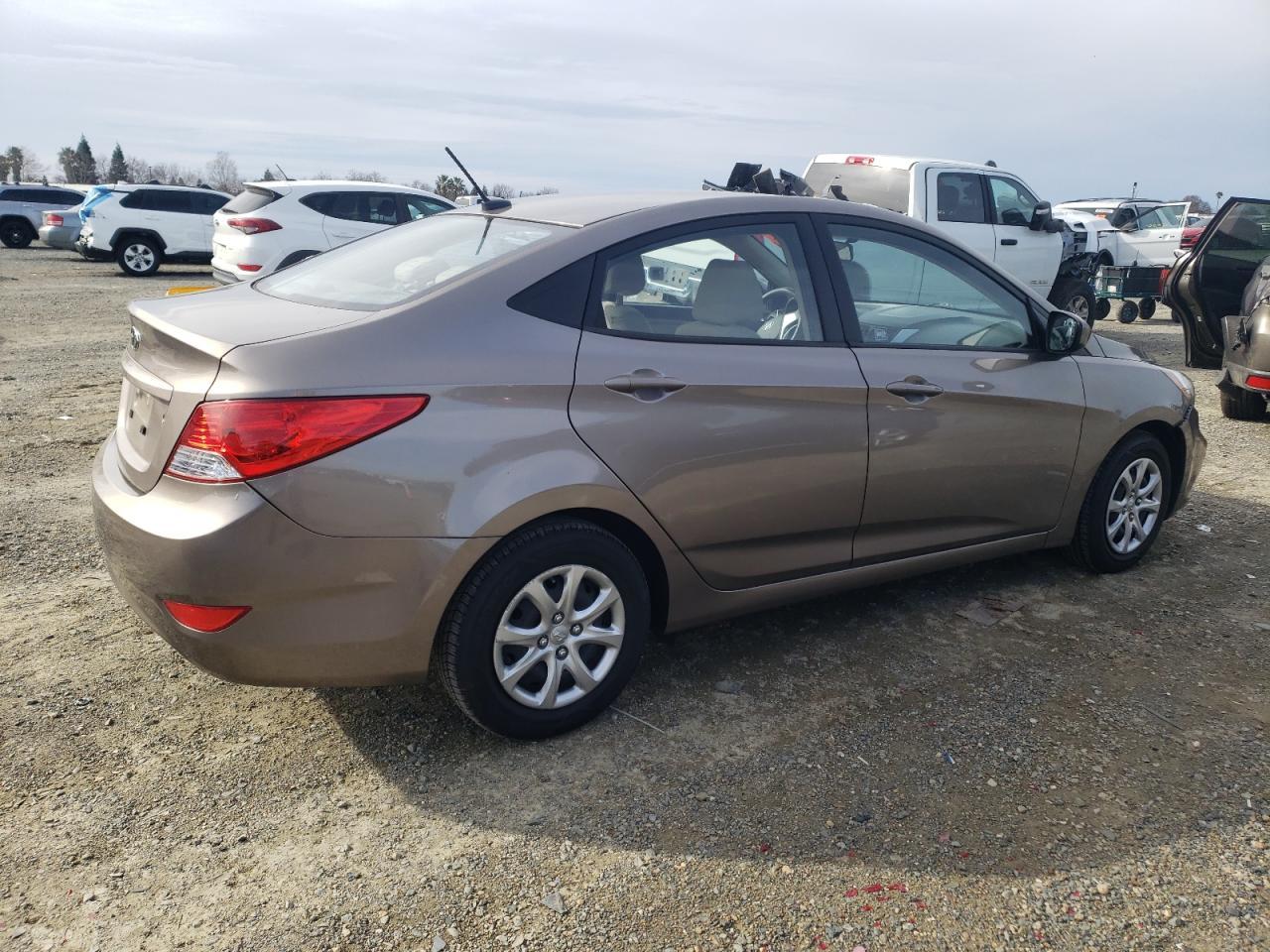 2014 HYUNDAI ACCENT GLS - Фото 3