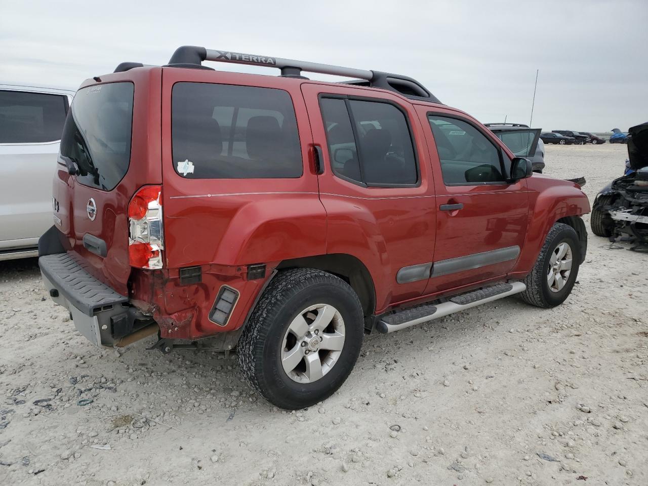 2013 NISSAN XTERRA X - Image 3