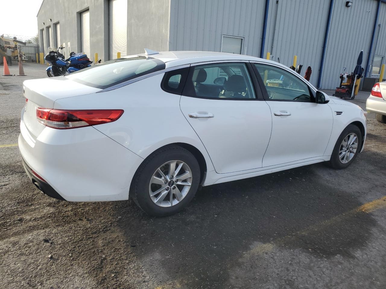 2016 KIA OPTIMA LX - Фото 3