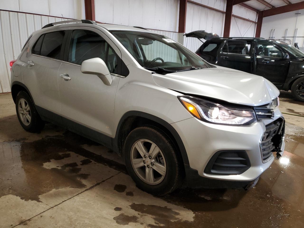 2019 CHEVROLET TRAX 1LT - Фото 4