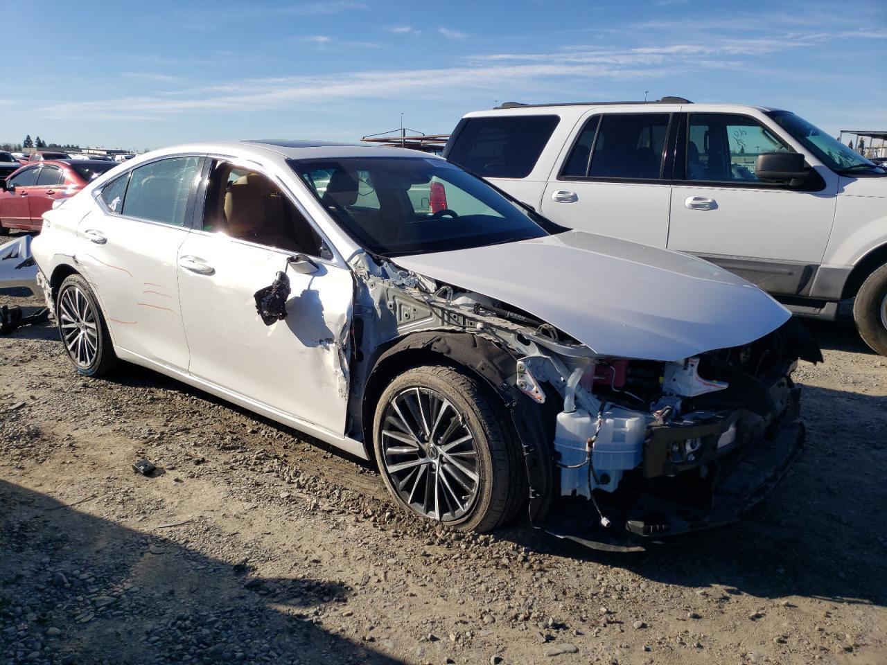2022 LEXUS ES 300H BA - Фото 4