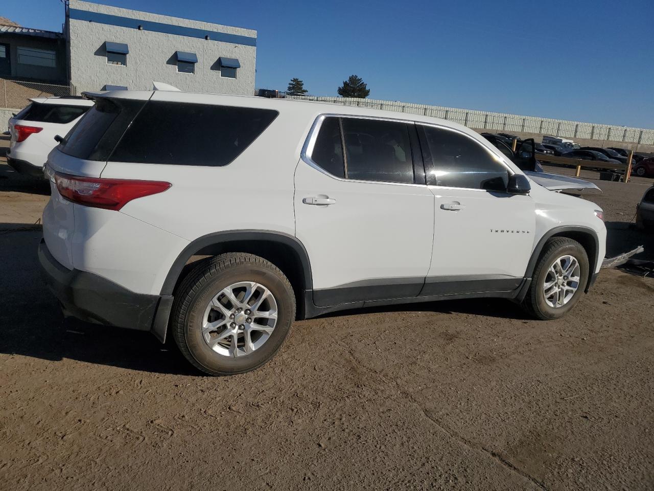 2018 CHEVROLET TRAVERSE L - Фото 3
