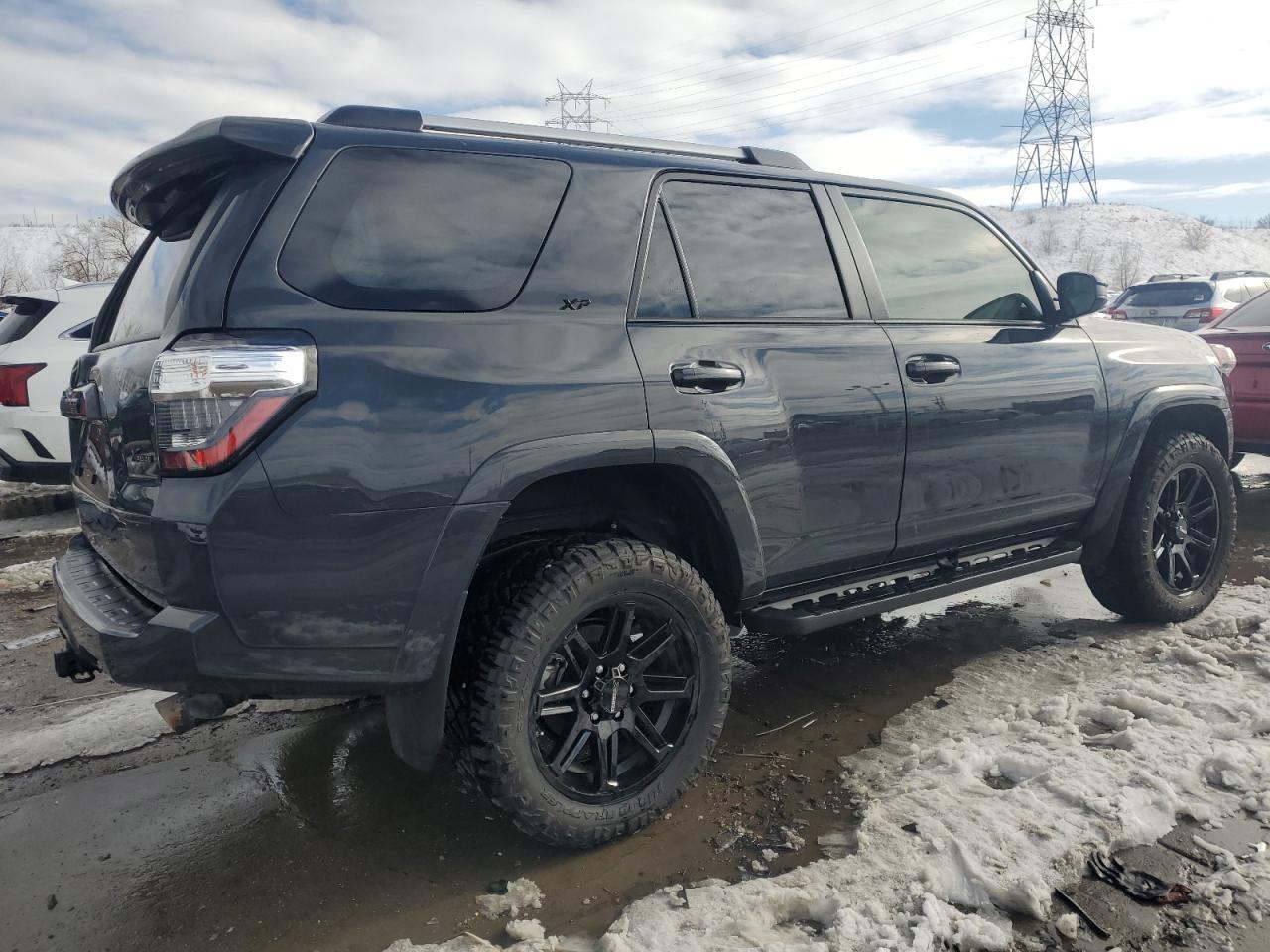 2024 TOYOTA 4RUNNER SR - Фото 3