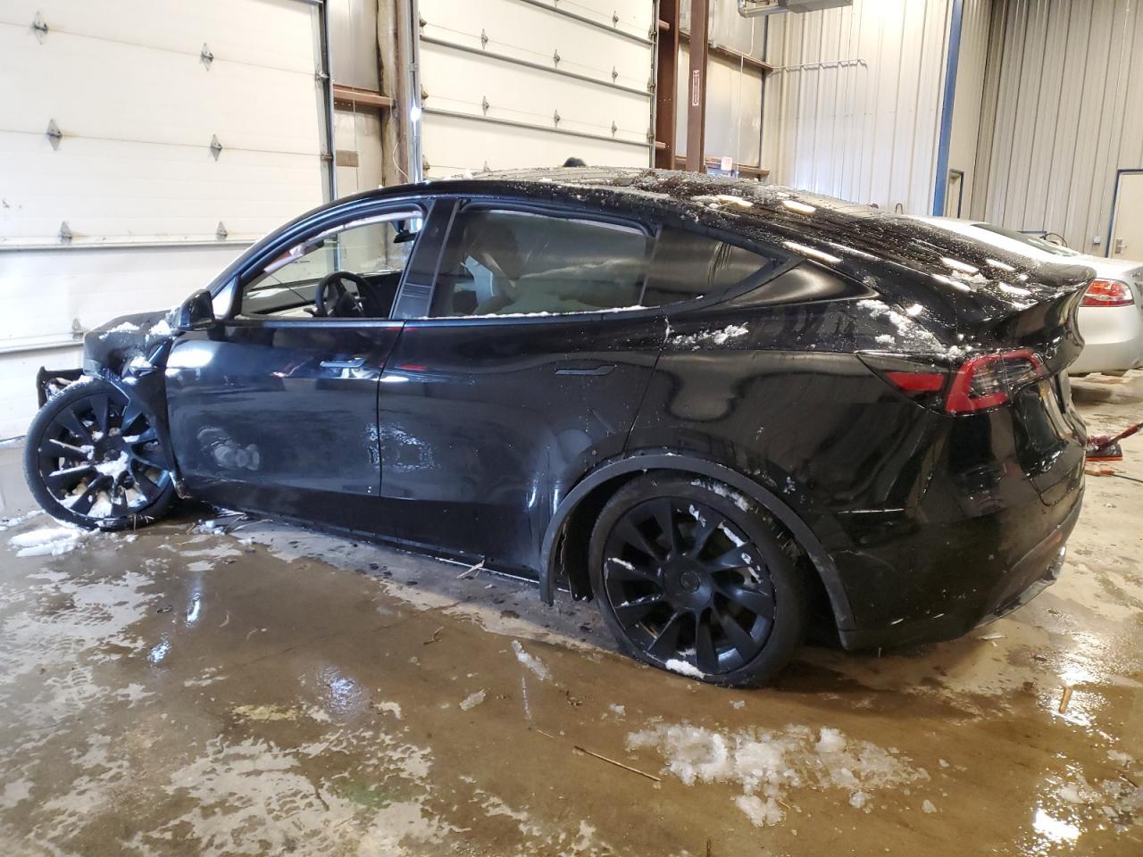 2024 TESLA MODEL Y - Image 2