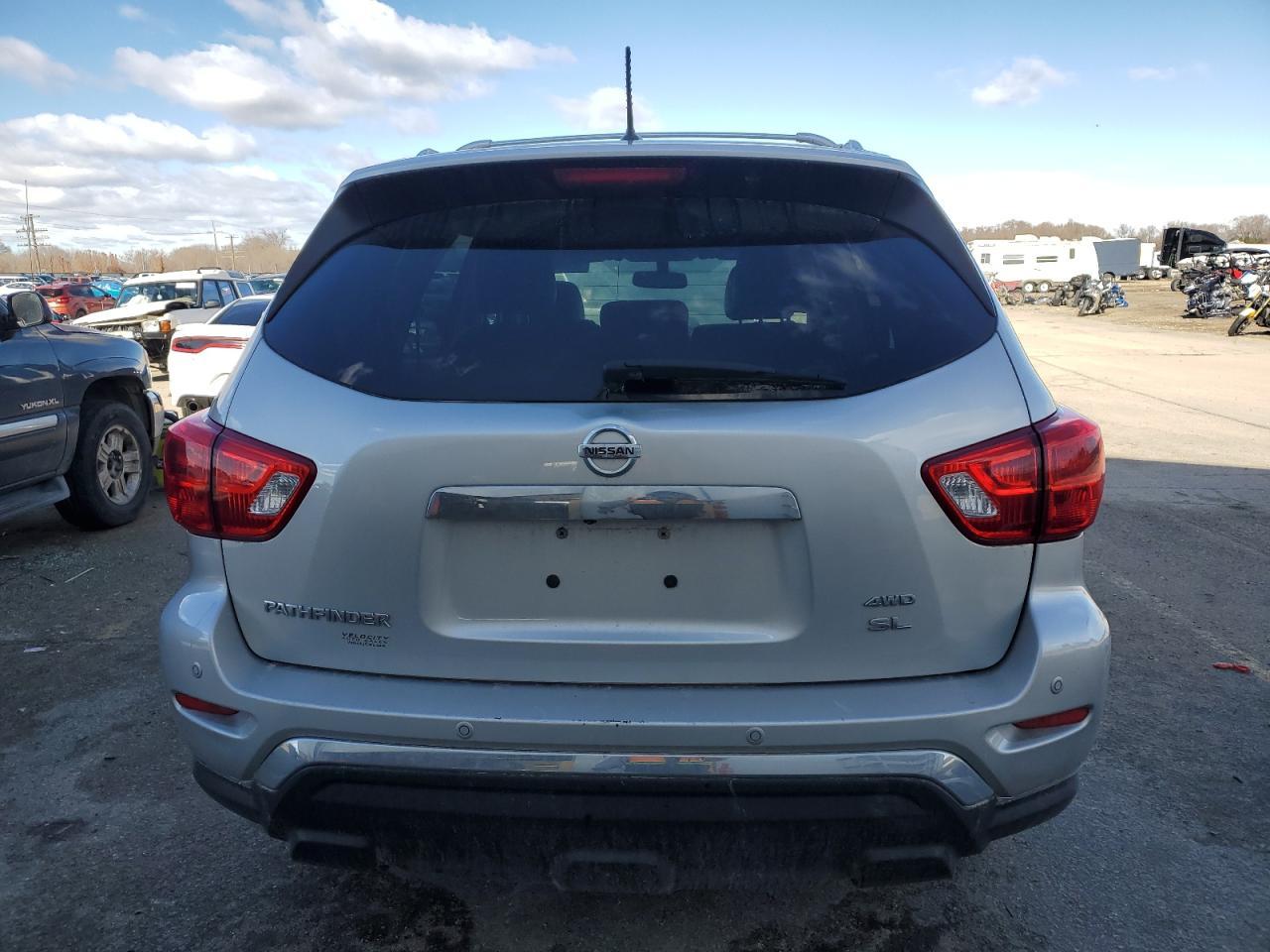 2017 NISSAN PATHFINDER - Image 6