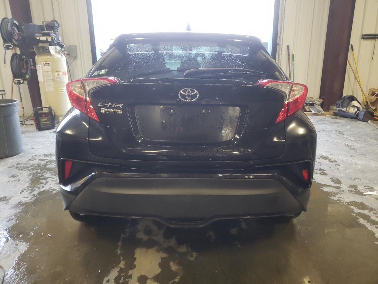 2019 TOYOTA C-HR XLE - Фото 6