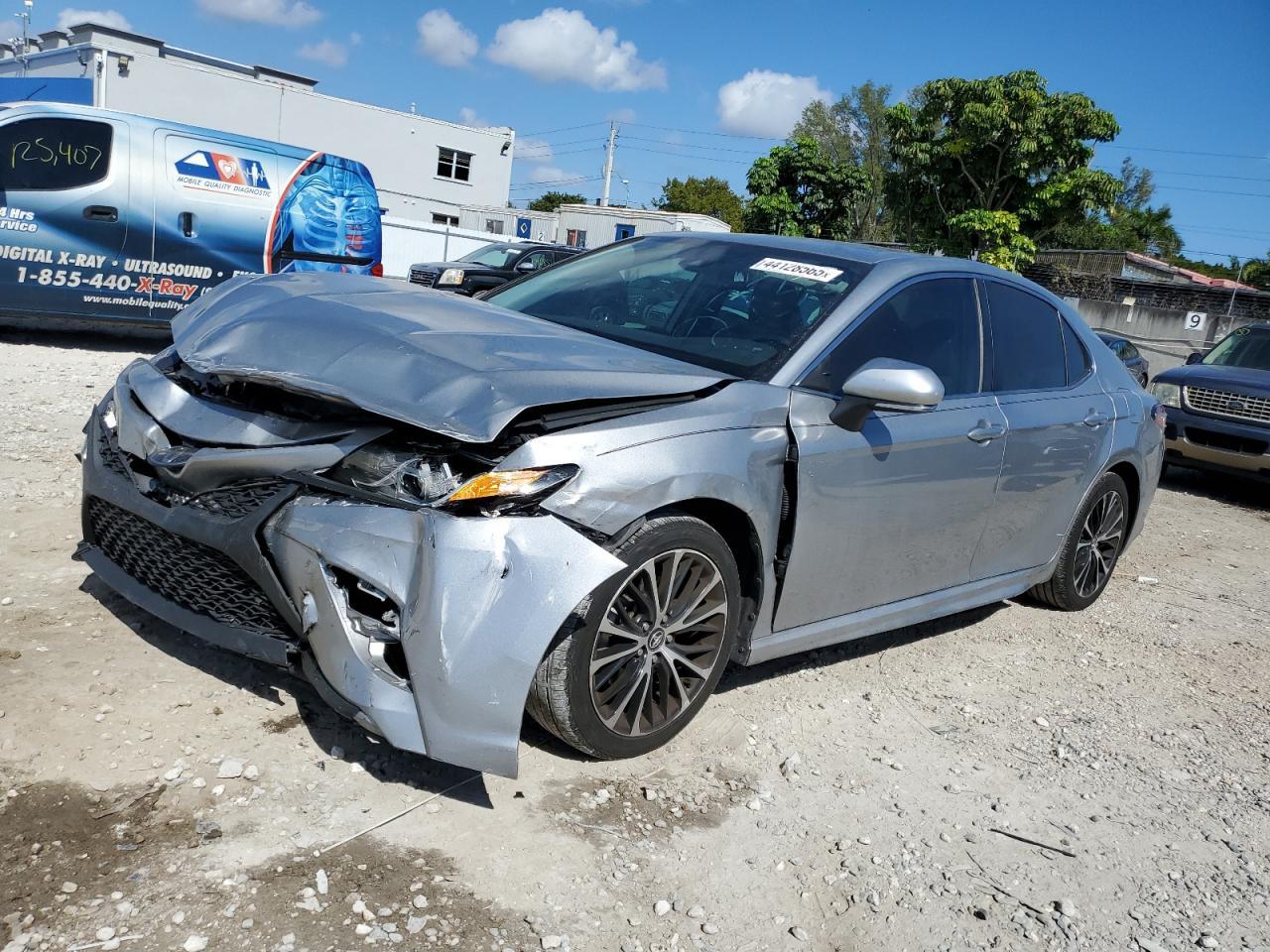 2020 TOYOTA CAMRY SE