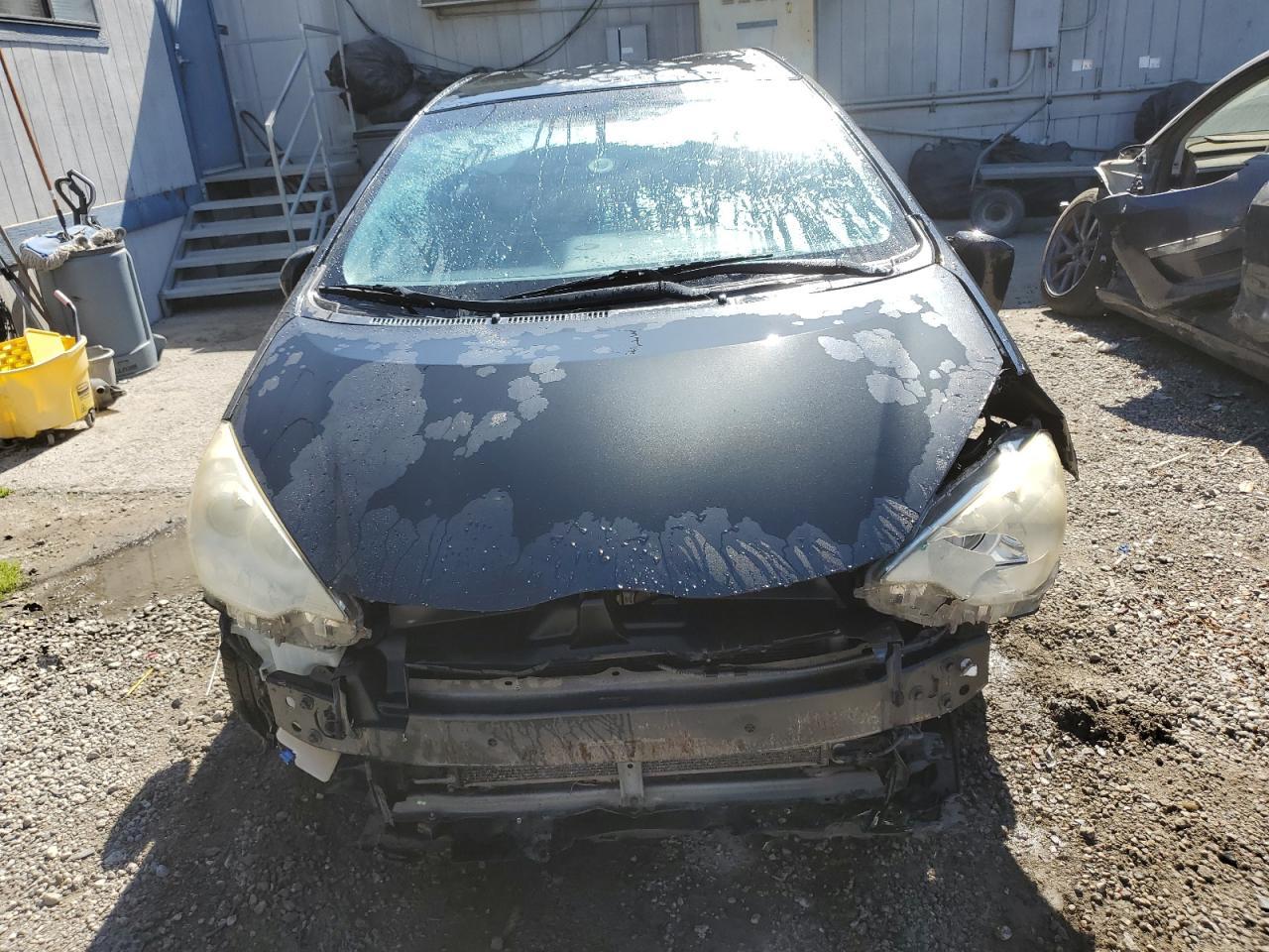 2013 TOYOTA PRIUS C - Image 5