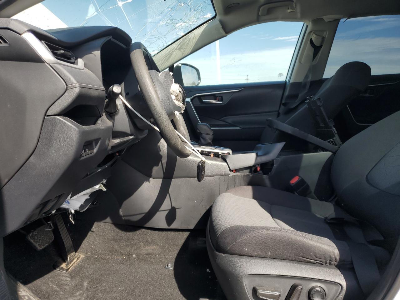 2020 TOYOTA RAV4 XLE - Фото 7