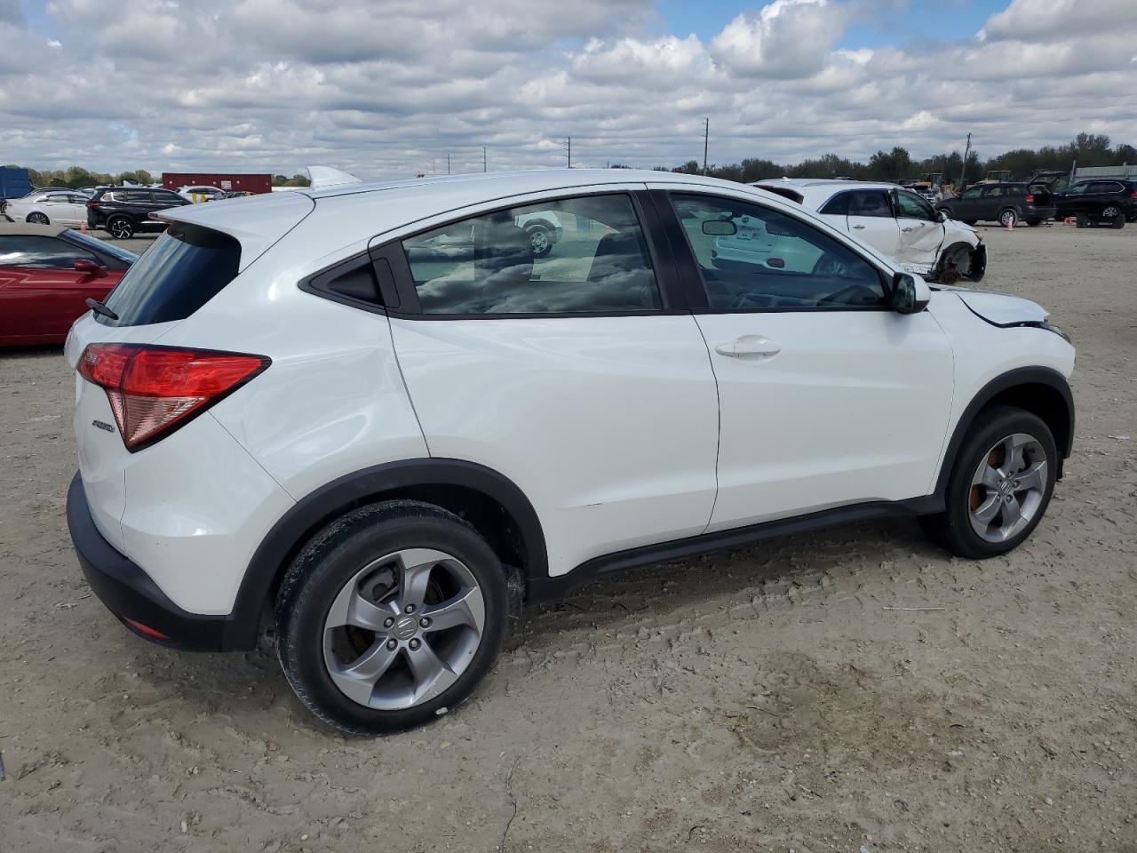2018 HONDA HR-V LX - Image 3