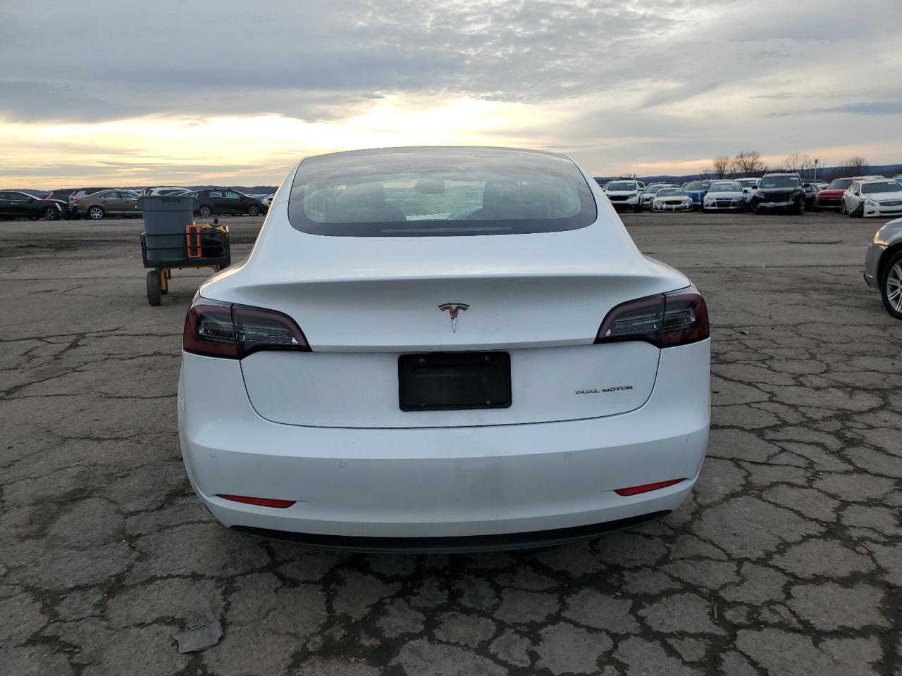 2019 TESLA MODEL 3 - Image 6