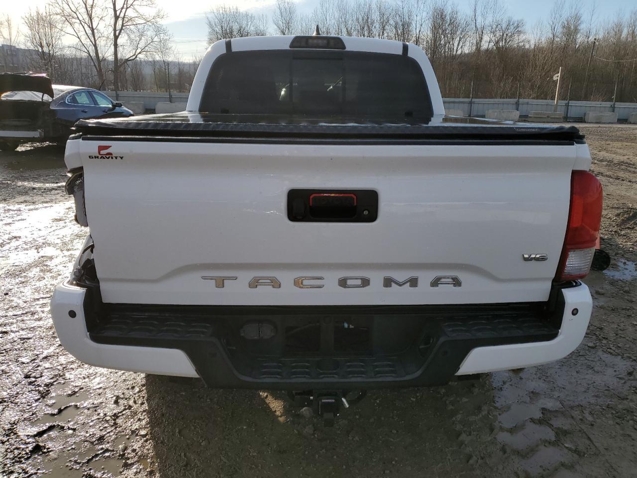2017 TOYOTA TACOMA DOU - Фото 6
