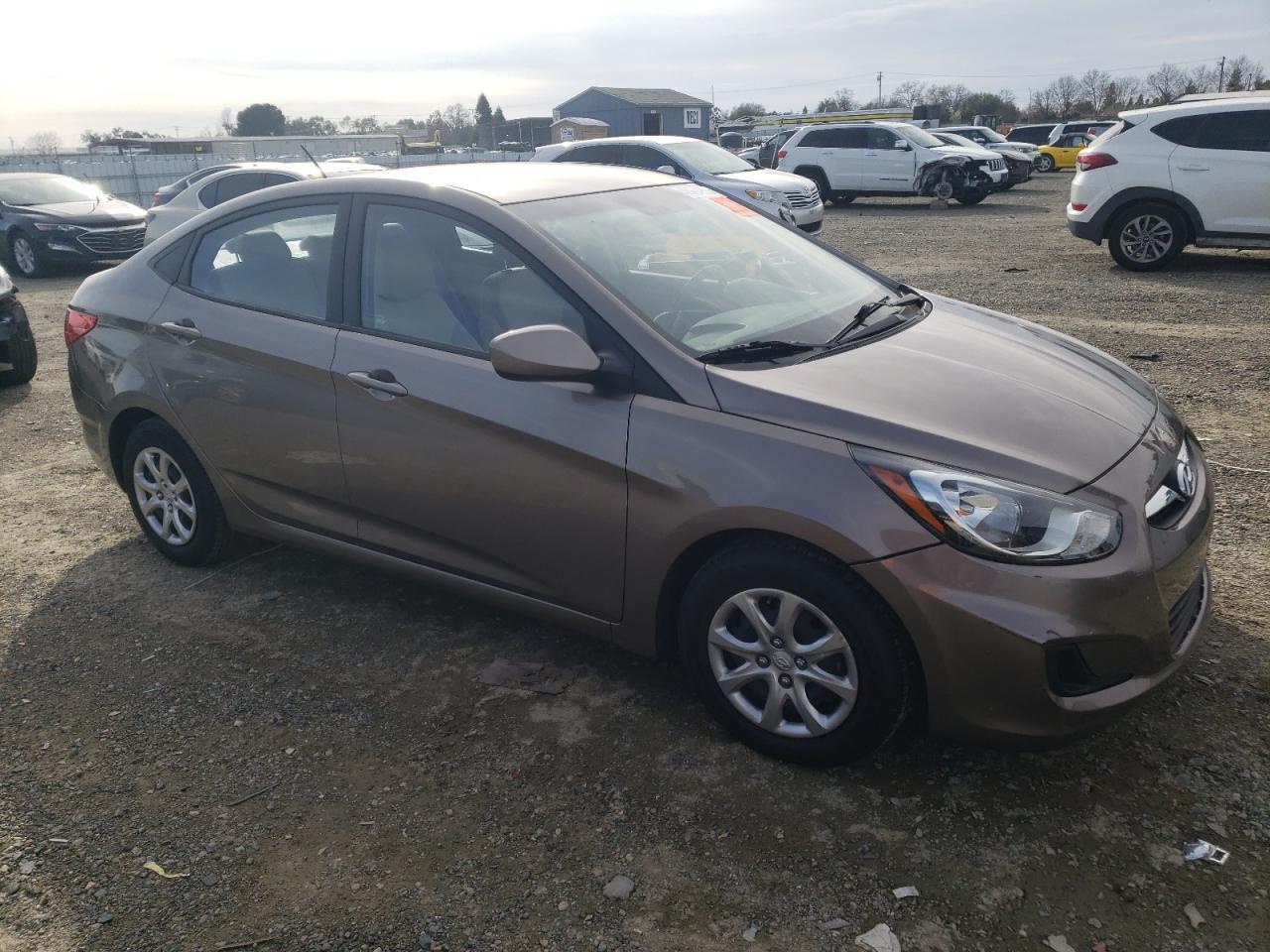 2014 HYUNDAI ACCENT GLS - Фото 4