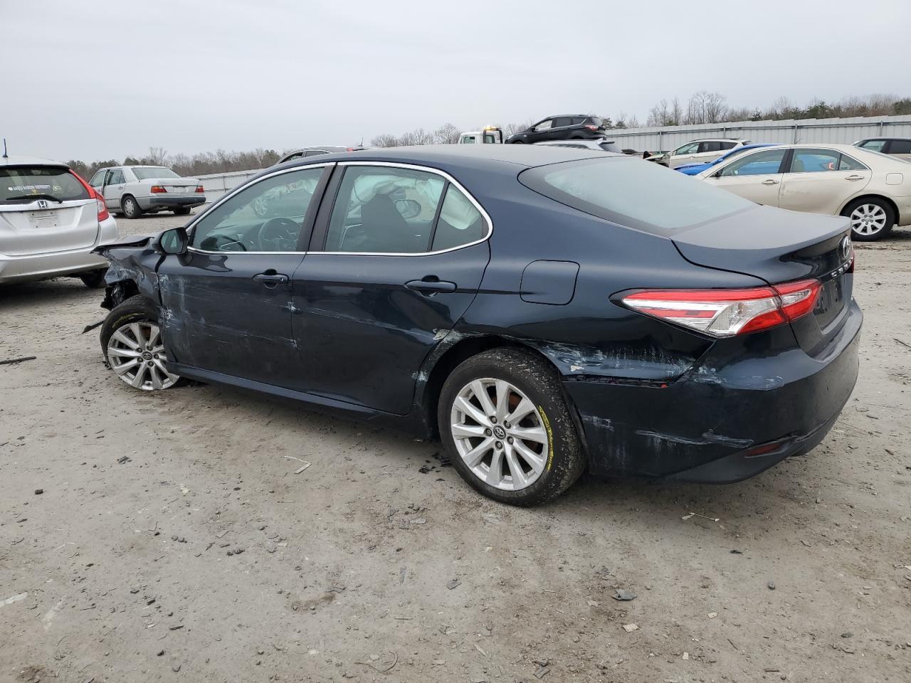 2018 TOYOTA CAMRY L - Фото 2