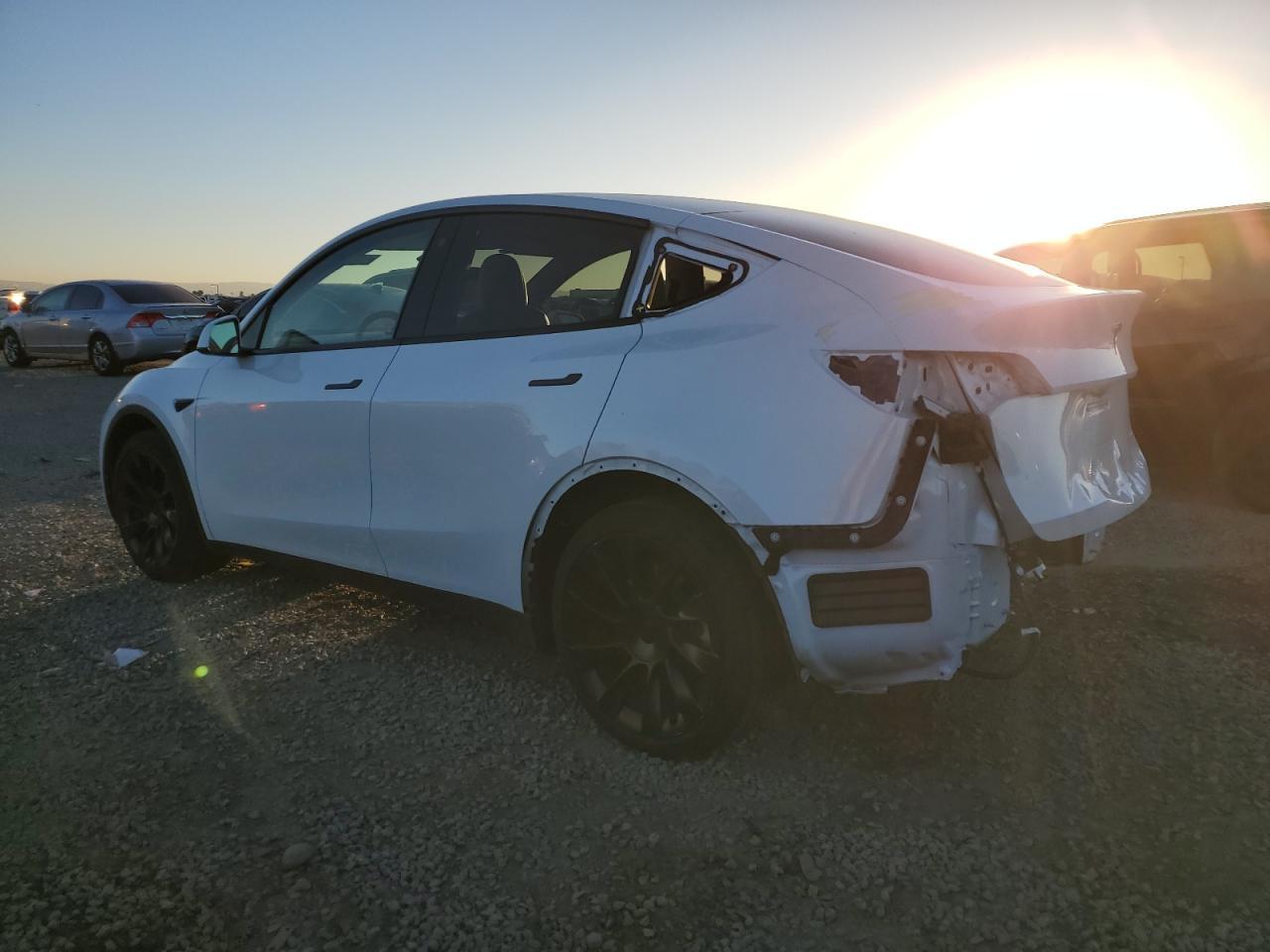 2023 TESLA MODEL Y - Image 2
