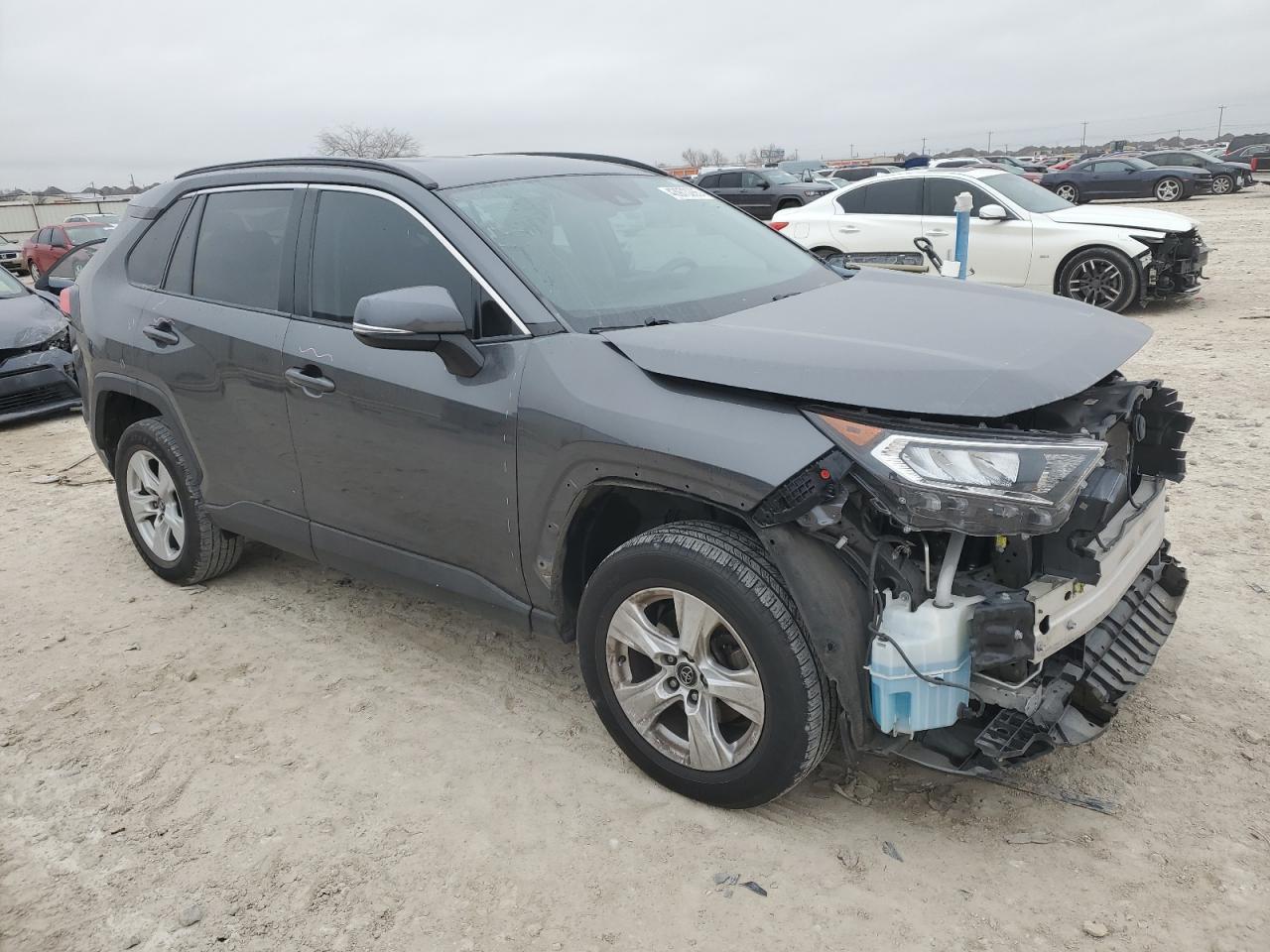 2020 TOYOTA RAV4 XLE - Image 4