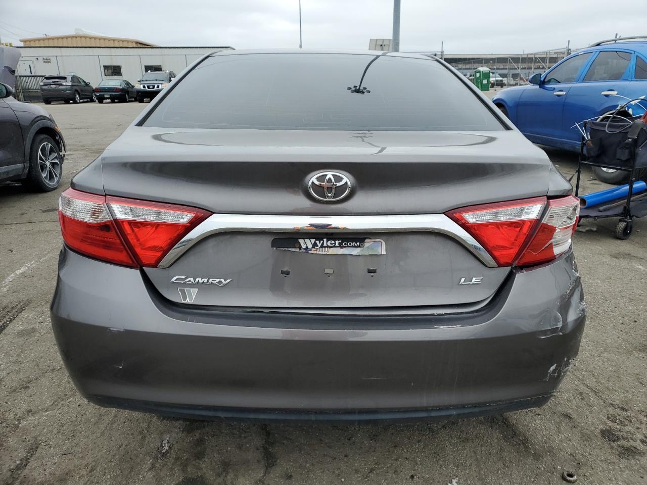 2017 TOYOTA CAMRY LE - Фото 6