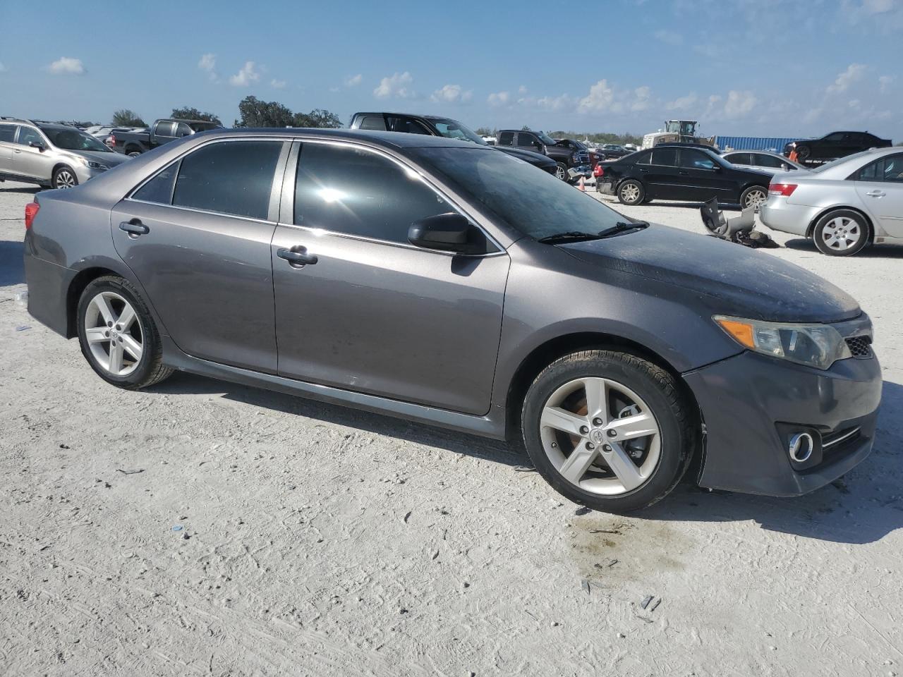 2014 TOYOTA CAMRY L - Image 4
