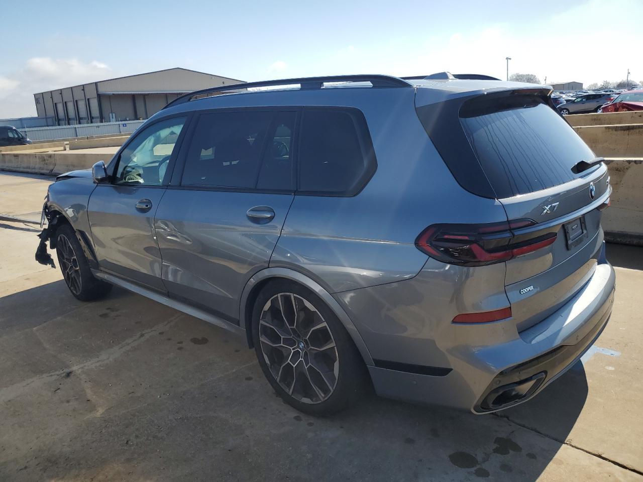 2024 BMW X7 XDRIVE4 - Фото 2