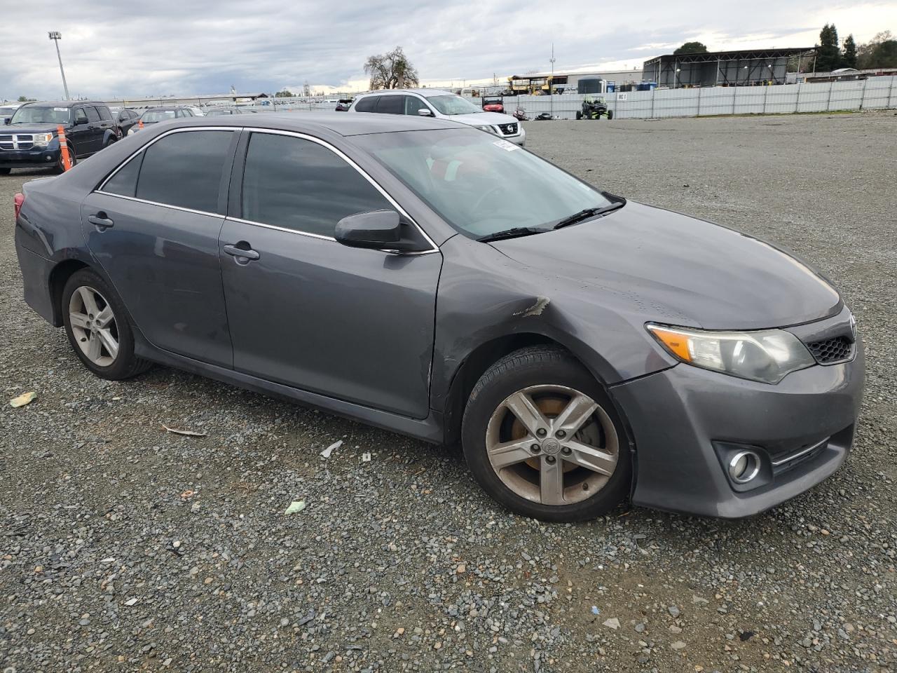 2014 TOYOTA CAMRY L - Image 4