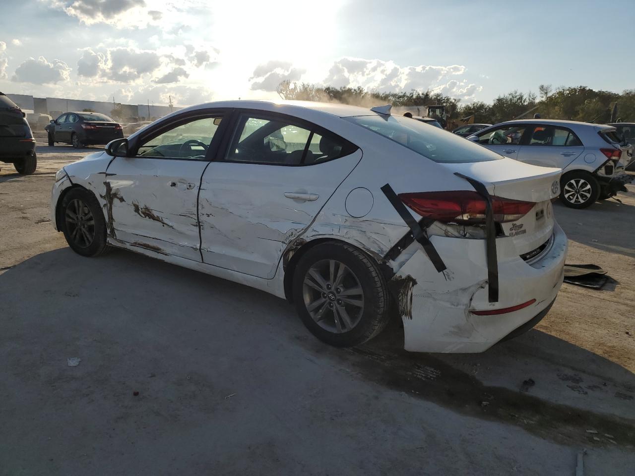 2017 HYUNDAI ELANTRA SE - Image 2