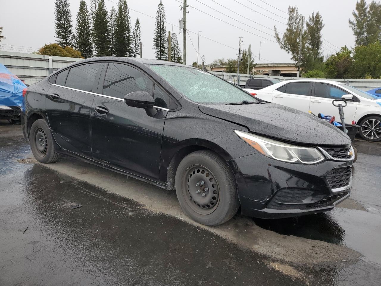 2017 CHEVROLET CRUZE LS - Image 4