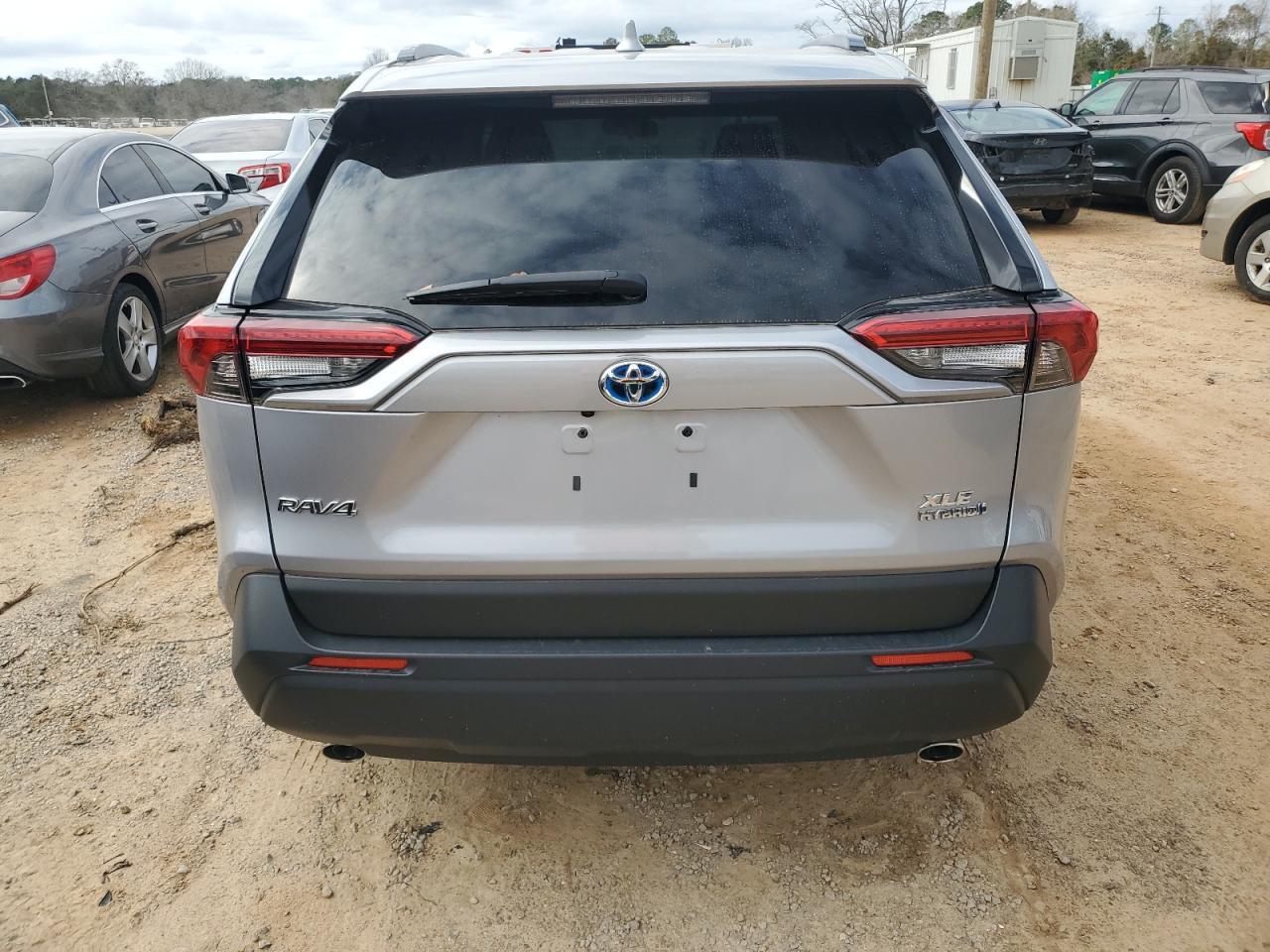 2022 TOYOTA RAV4 XLE P - Фото 6