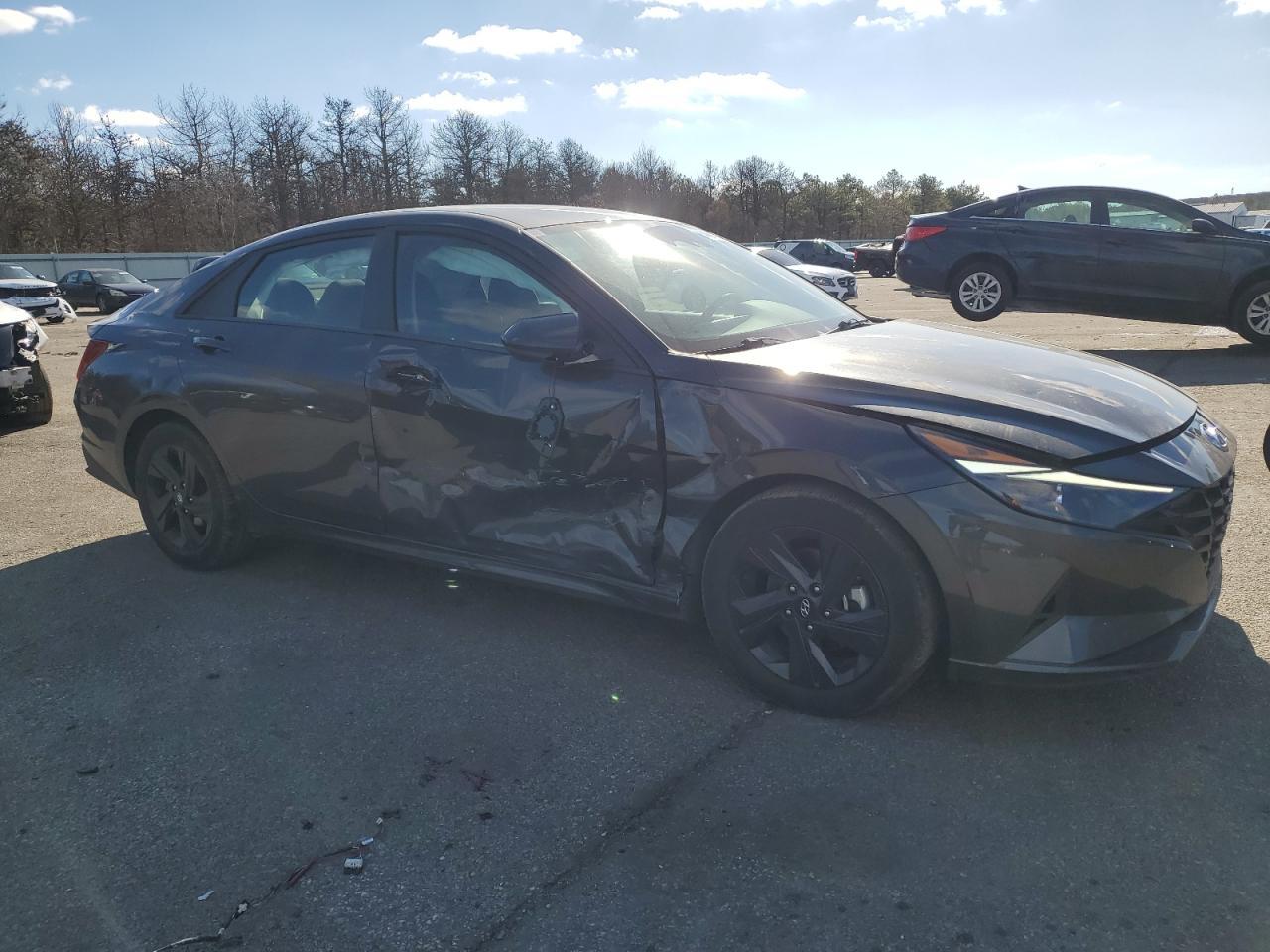 2022 HYUNDAI ELANTRA SE - Фото 4