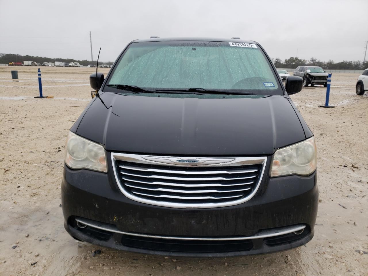 2014 CHRYSLER TOWN & COU - Image 5