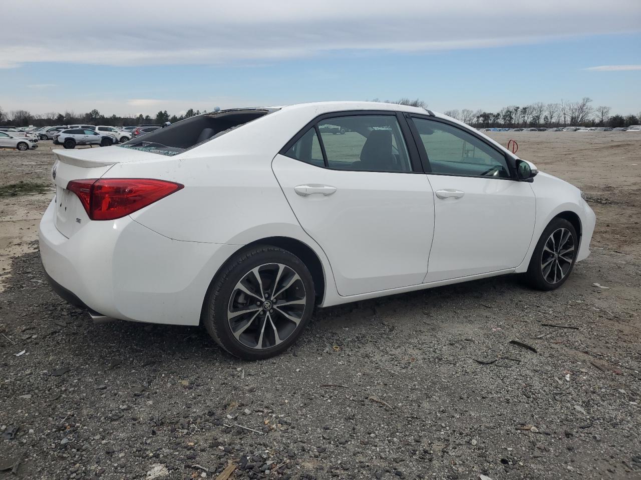 2019 TOYOTA COROLLA L - Image 3