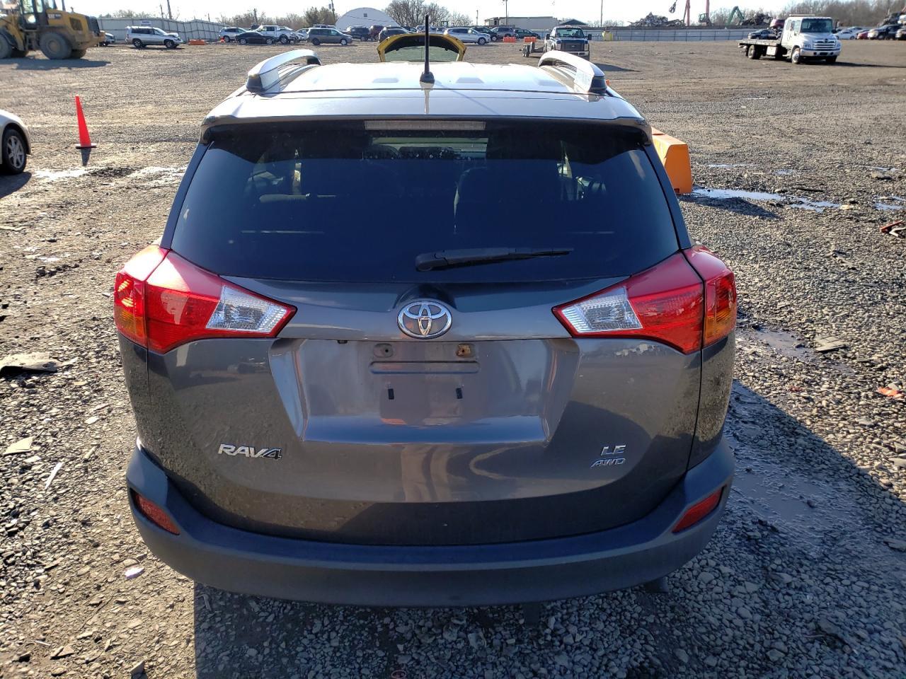 2014 TOYOTA RAV4 LE - Image 6