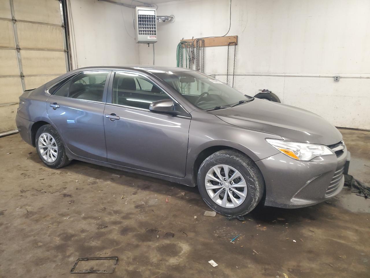 2017 TOYOTA CAMRY LE - Фото 4