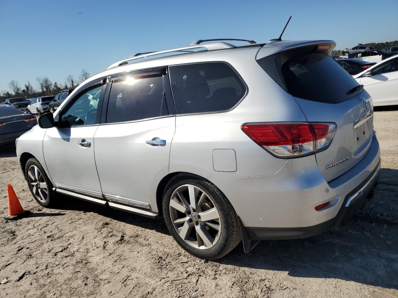2013 NISSAN PATHFINDER - Фото 2