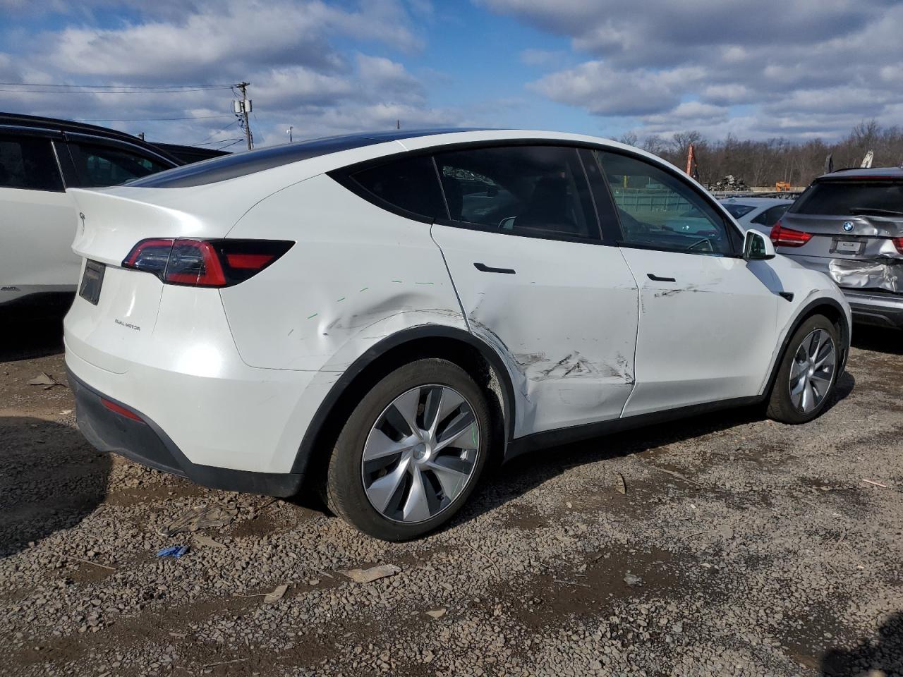 2023 TESLA MODEL Y - Image 3