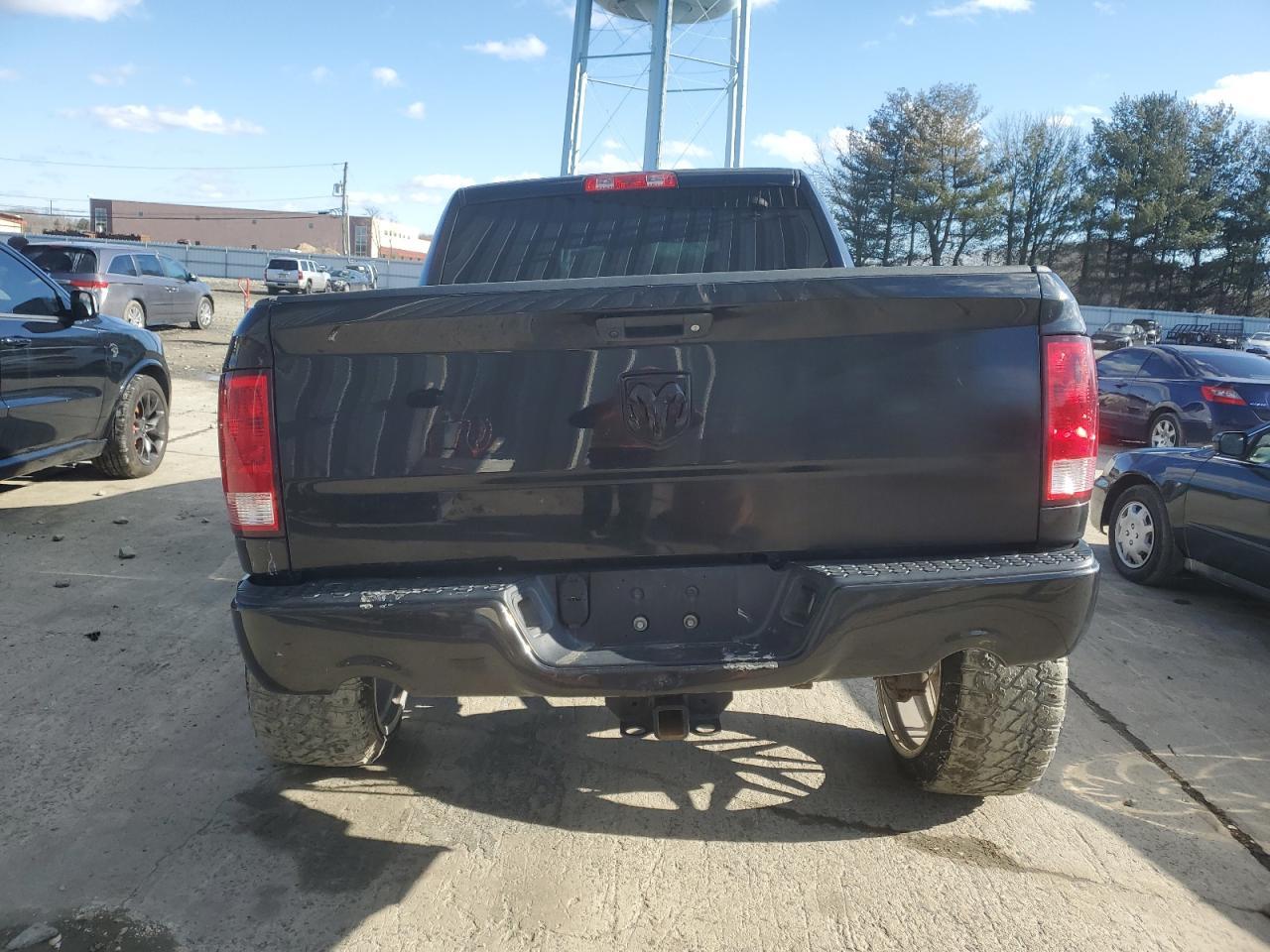 2017 RAM 1500 ST - Image 6