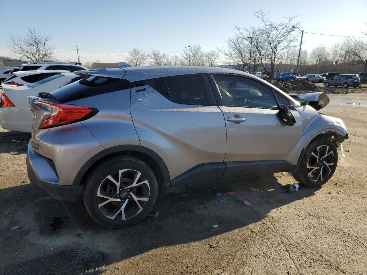 2018 TOYOTA C-HR XLE - Фото 3