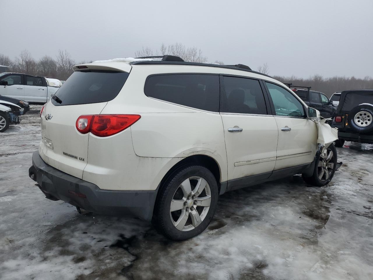 2012 CHEVROLET TRAVERSE L - Фото 3